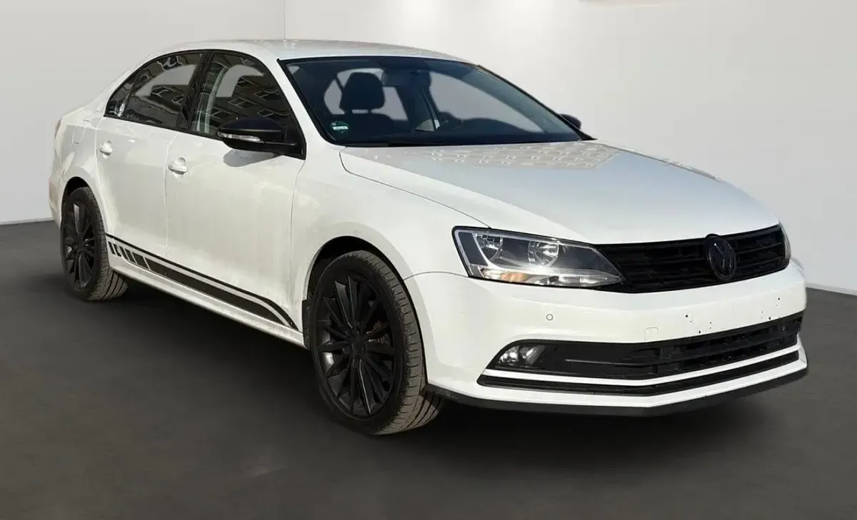 Używany VW Jetta Allstar 105 KM (77 kW) 2015 Biały Sedan/Limuzyna