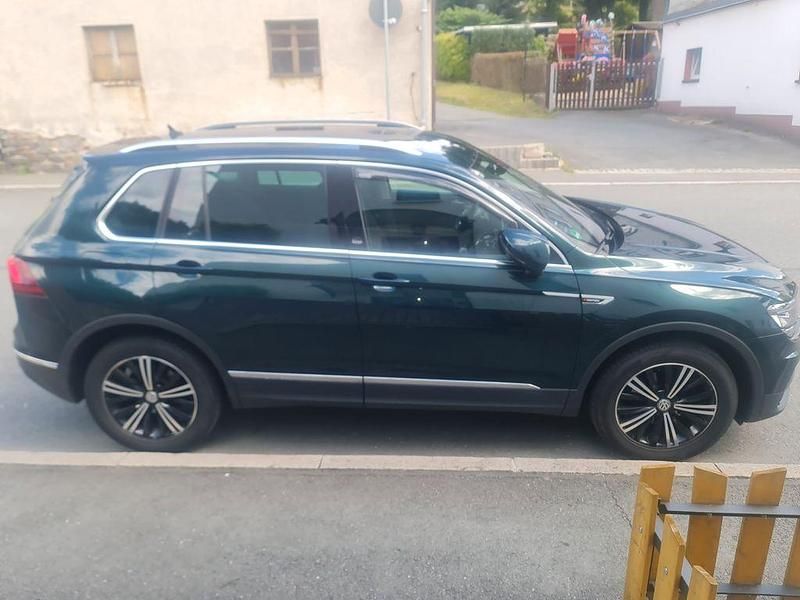 Gebraucht VW Tiguan Sound 150 PS (110 kW) 2017 Grün SUV