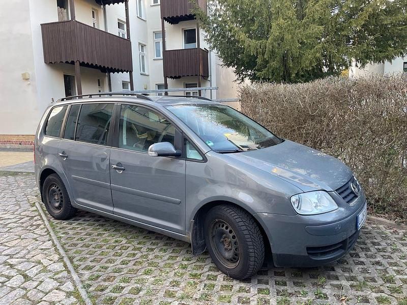 Gebraucht VW Touran Trendline 102 PS (75 kW) 2004 Silber Van / Kleinbus