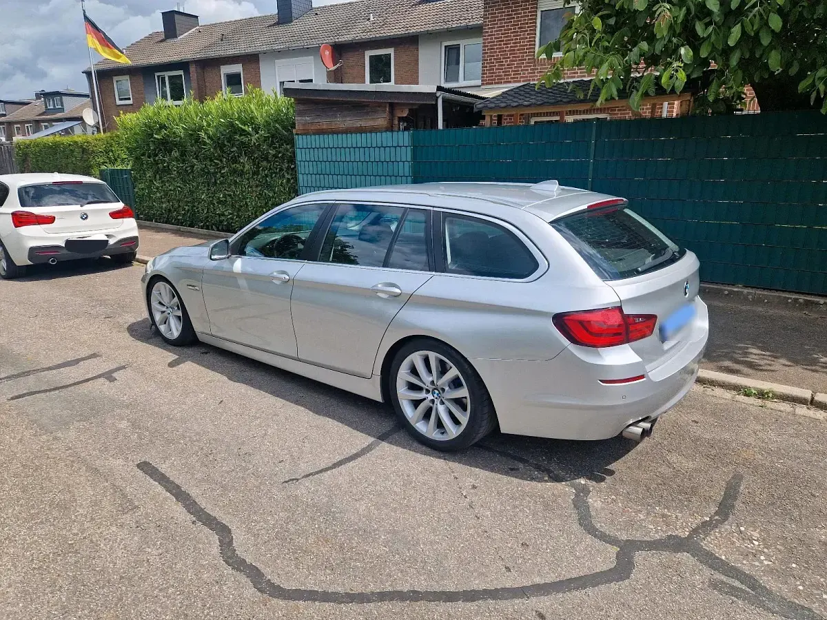 Gebraucht BMW 520 183 PS (134 kW) 2011 Silber Kombi