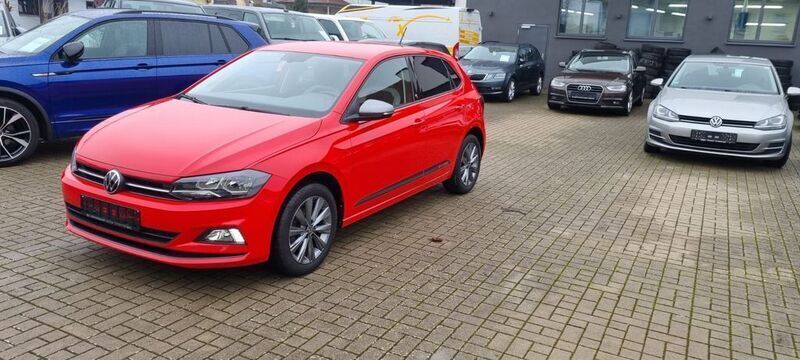 Rot Gebraucht 2021 VW Polo Beats Limousine | 17.990 € (Fairer Preis) - Bild 1/4