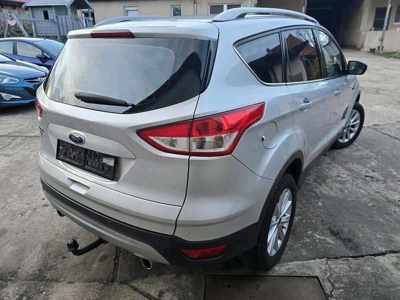 Gebraucht Ford Kuga 180 PS (132 kW) 2016 Grau SUV