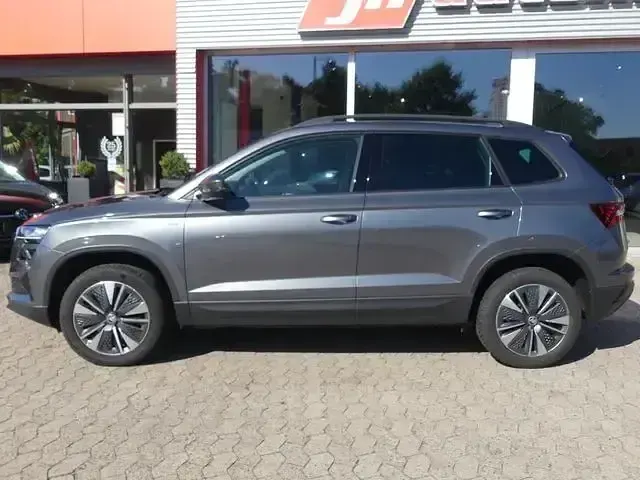 Gebraucht Skoda Karoq Tour 150 PS (110 kW) 2023 Grau SUV