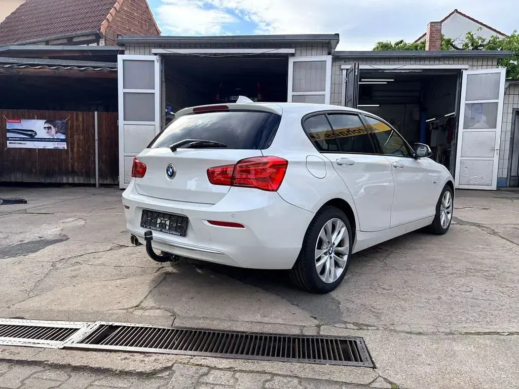 Gebraucht BMW 120 Urban Line 190 PS (139 kW) 2016 Weiß Kleinwagen