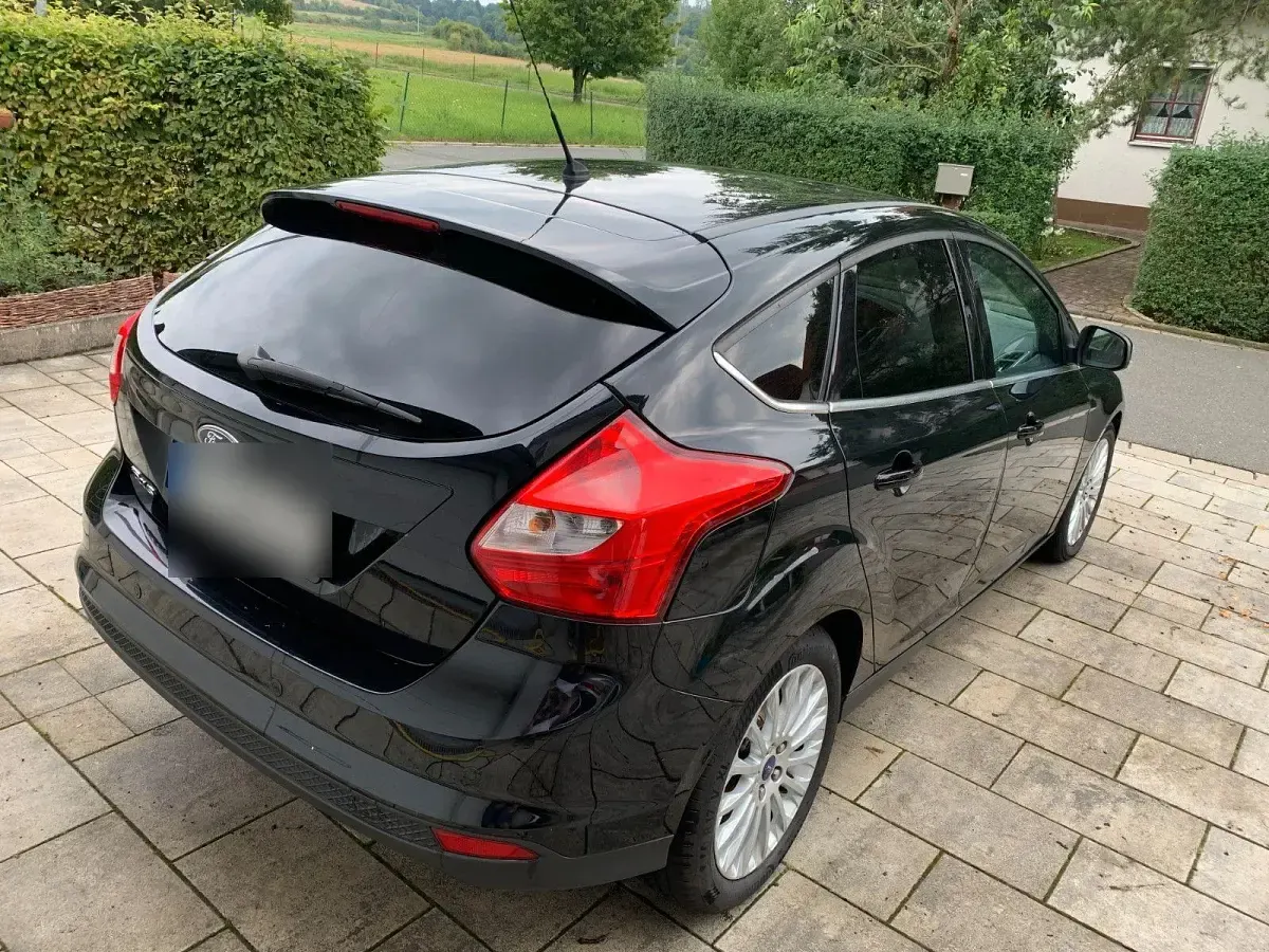 Gebraucht Ford Focus Titanium 116 PS (85 kW) 2011 Schwarz Limousine