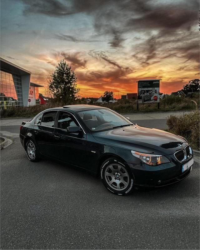 Andere farben Gebraucht 2005 BMW 523 Limousine | 4.300 € (Guter Preis) - Bild 1/4