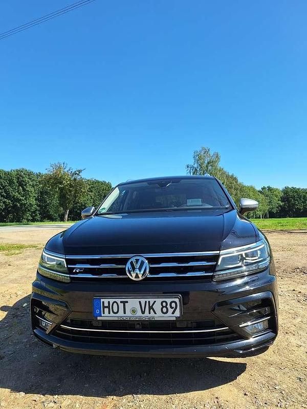 Schwarz Gebraucht 2019 VW Tiguan Allspace R-line SUV | 28.890 € (Fairer Preis) - Bild 1/4