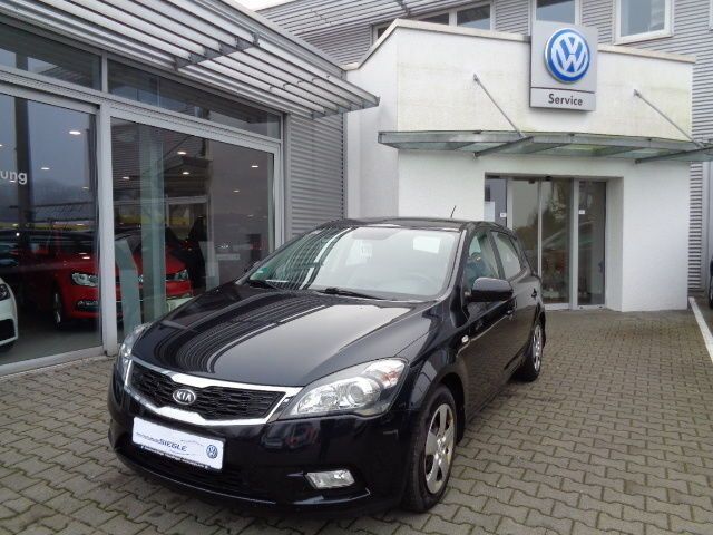 Gebraucht Kia Ceed 109 PS (80 kW) 2010 Schwarz metallic Kleinwagen