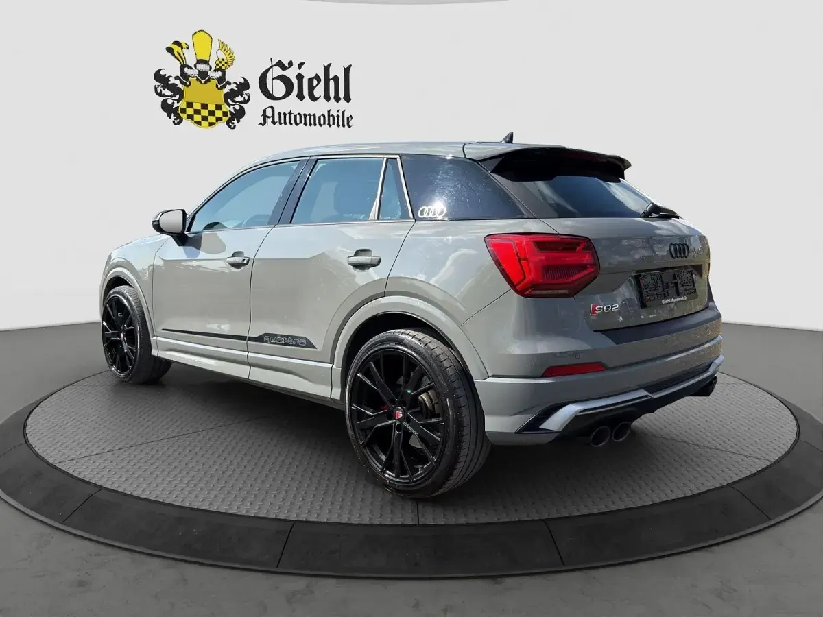 Gebraucht Audi SQ2 Ambiente 300 PS (220 kW) 2019 Grau SUV