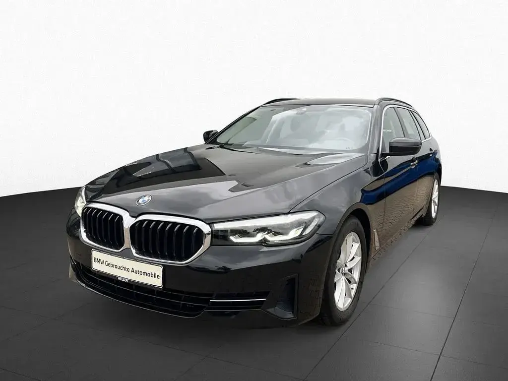 Gebraucht BMW 520 Performance 190 PS (139 kW) 2023 Schwarz (schwarz) Limousine