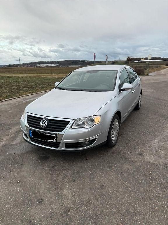 Grau Gebraucht 2007 VW Passat Sportline Limousine | 2.950 € (Fairer Preis) - Bild 1/4