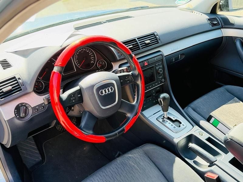 Second-hand Audi A4 255 CP (187 kW) 2005 Albastru Berlinǎ