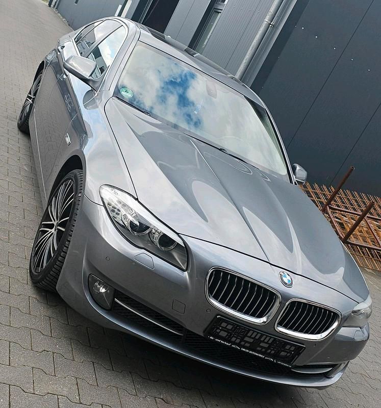 Second-hand BMW 520 184 CP (135 kW) 2011 Gri Berlinǎ