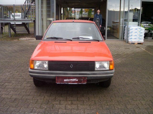 Gebraucht Renault R9 60 PS (44 kW) 1983 Rot Limousine