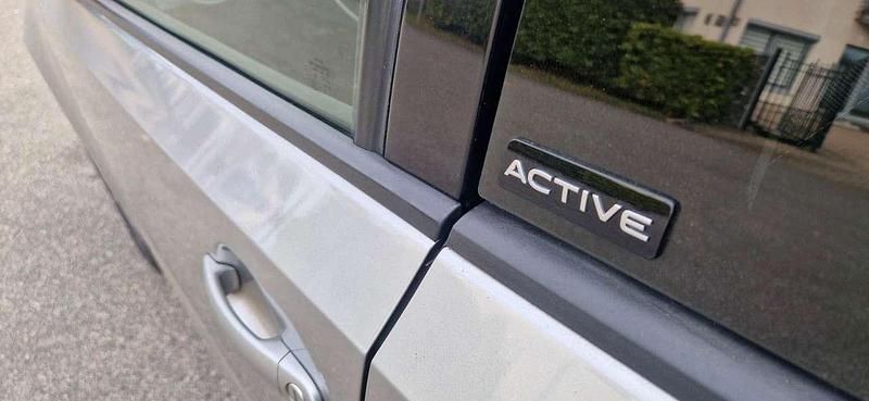 Gebraucht VW e-up! 61 kW (83 PS) 2021 Tungsten silver Kleinwagen