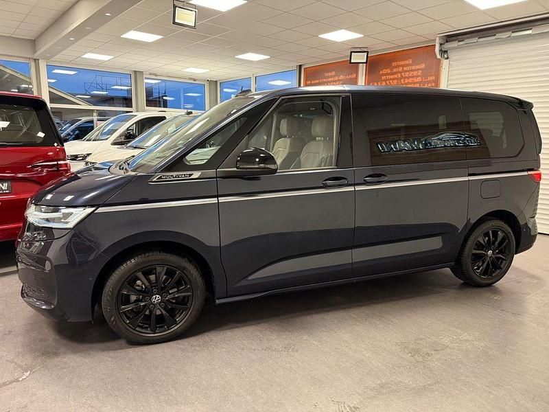 Gebraucht VW Multivan Style 150 PS (110 kW) 2025 Blau Van