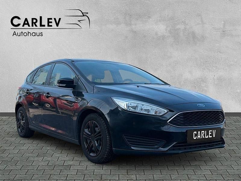 Gebraucht Ford Focus Trend 125 PS (91 kW) 2014 Schwarz Limousine