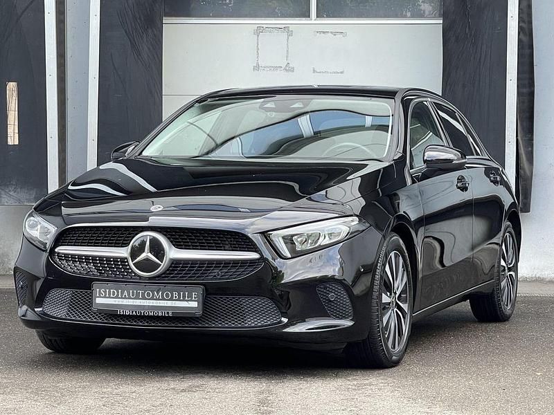 Schwarz Gebraucht 2021 Mercedes A200 Progressive Limousine | 23.950 € (Fairer Preis) - Bild 1/4