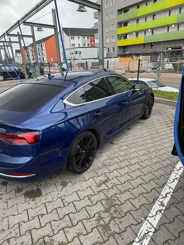 Gebraucht Audi A5 Sportback Ambiente 150 PS (110 kW) 2018 Blau Kleinwagen