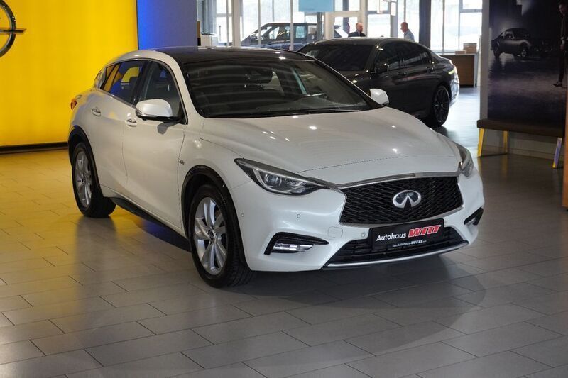Schwarz Gebraucht 2018 Infiniti Q30 Kleinwagen | 13.999 € (Fairer Preis) - Bild 1/4