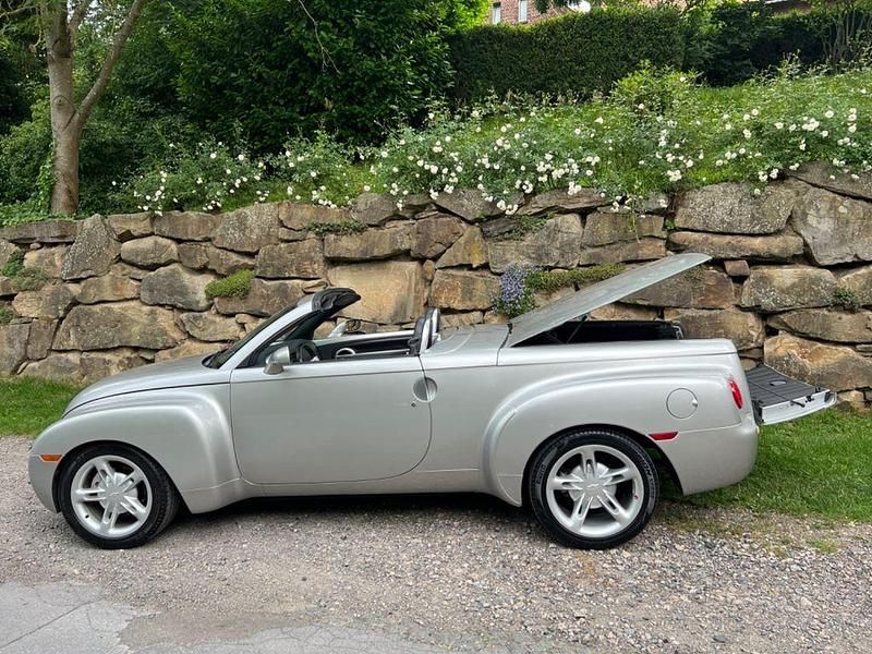 Silber Gebraucht 2005 Chevrolet SSR Cabrio | 31.690 € - Bild 1/4