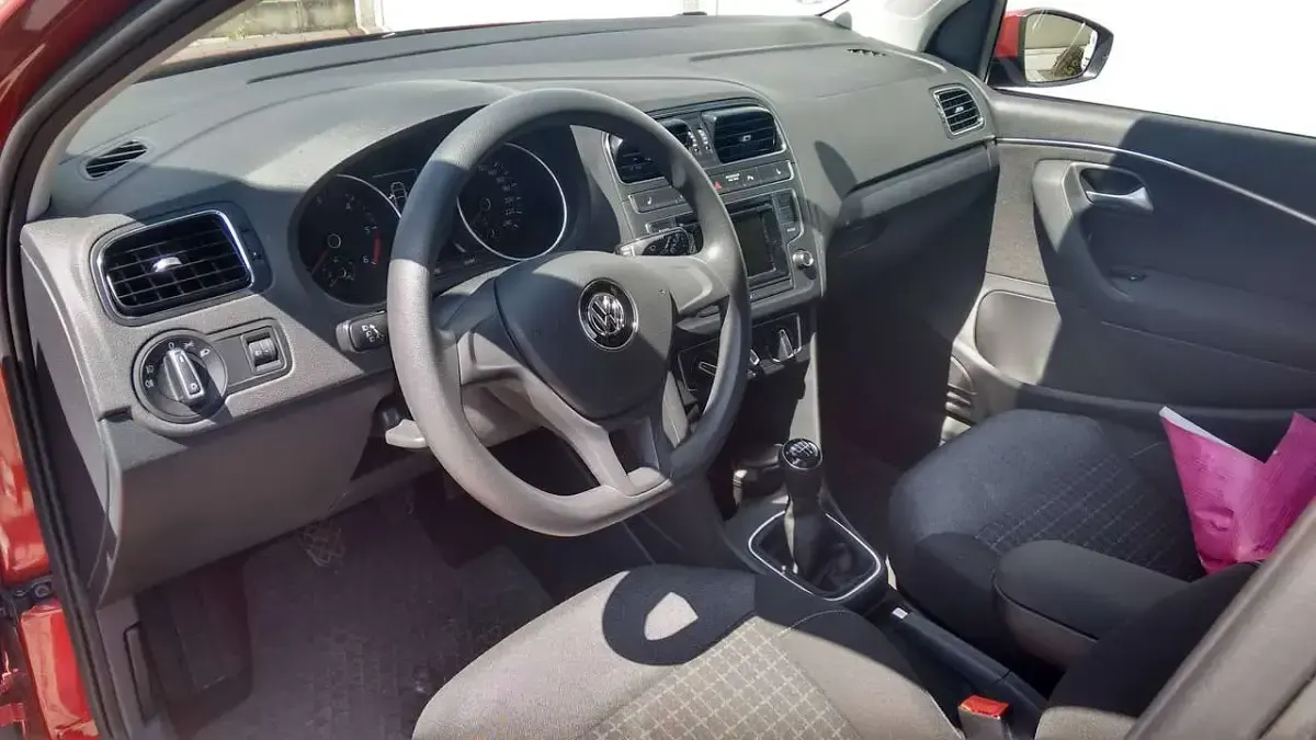 Gebraucht VW Polo 75 PS (55 kW) 2014 Rot Limousine
