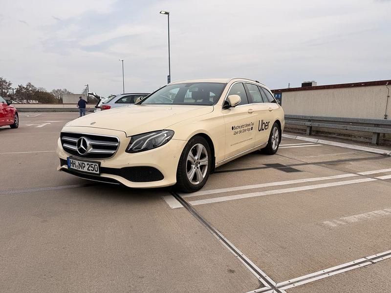 Second-hand Mercedes E200 150 CP (110 kW) 2017 Galben Break