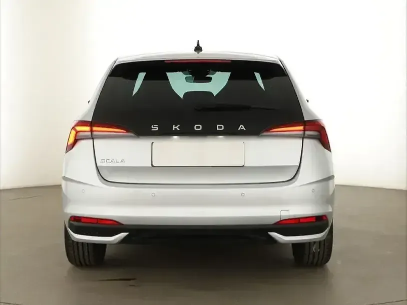 Gebraucht Skoda Scala Drive 150 PS (110 kW) 2025 Silber Kleinwagen