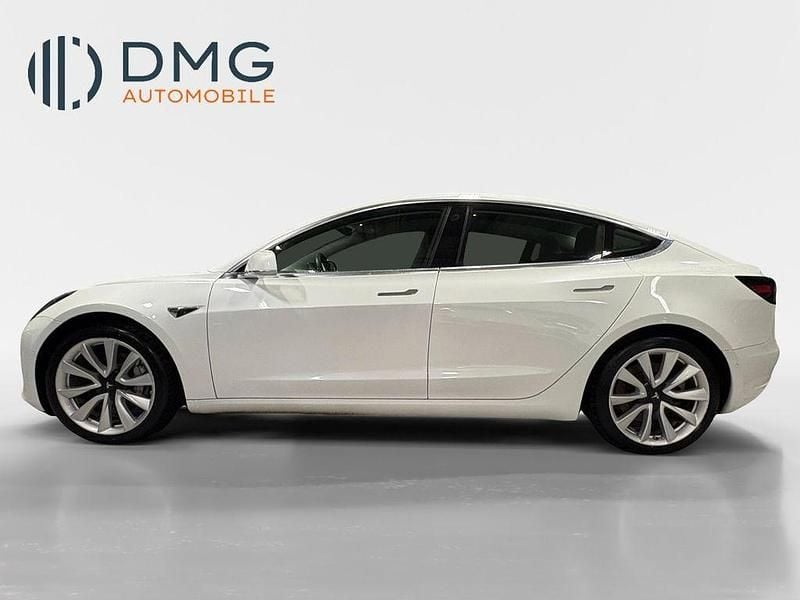 Weiß Gebraucht 2020 Tesla Model 3 Standard Range Plus Limousine | 19.900 € (Teuer) - Bild 1/4