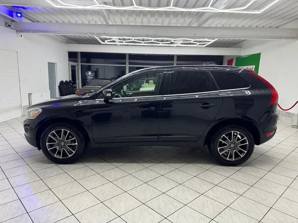 Używany Volvo XC60 Pro 163 KM (119 kW) 2013 Czarny SUV