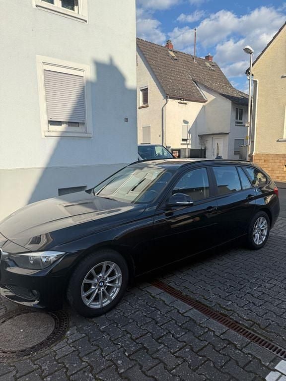Gebraucht BMW 318 143 PS (105 kW) 2014 Schwarz Kombi