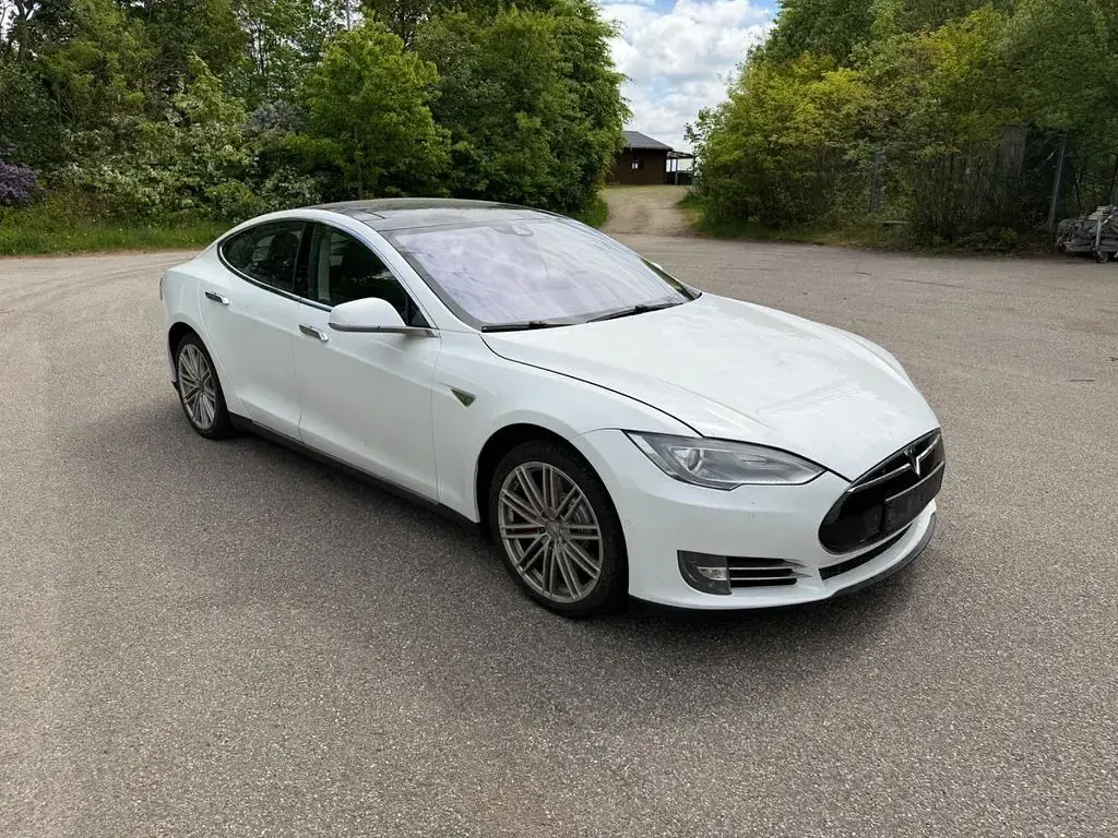 Used Tesla Model S Performance 309 kW (421 HP) 2015 Hatchback
