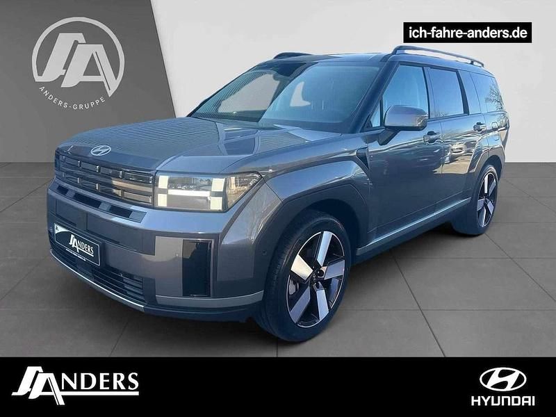 Grau magnetitgrau Gebraucht 2025 Hyundai Santa Fe Signature SUV | 46.390 € (Superpreis) - Bild 1/3