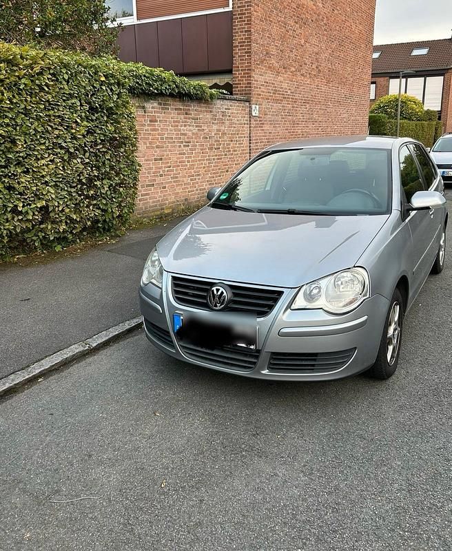 Grau Gebraucht 2009 VW Polo Kleinwagen | 2.300 € (Guter Preis) - Bild 1/4