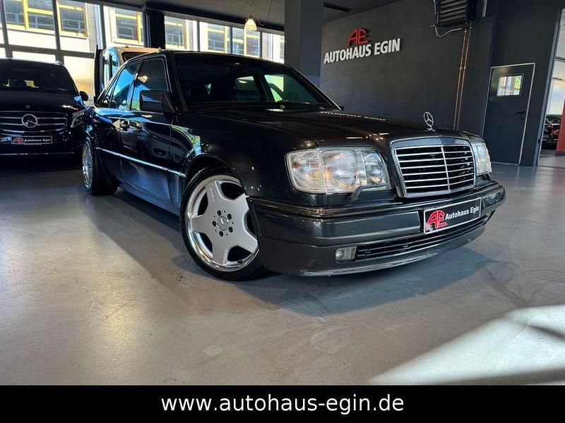 Gebraucht Mercedes E500 326 PS (239 kW) 1992 Schwarz Limousine