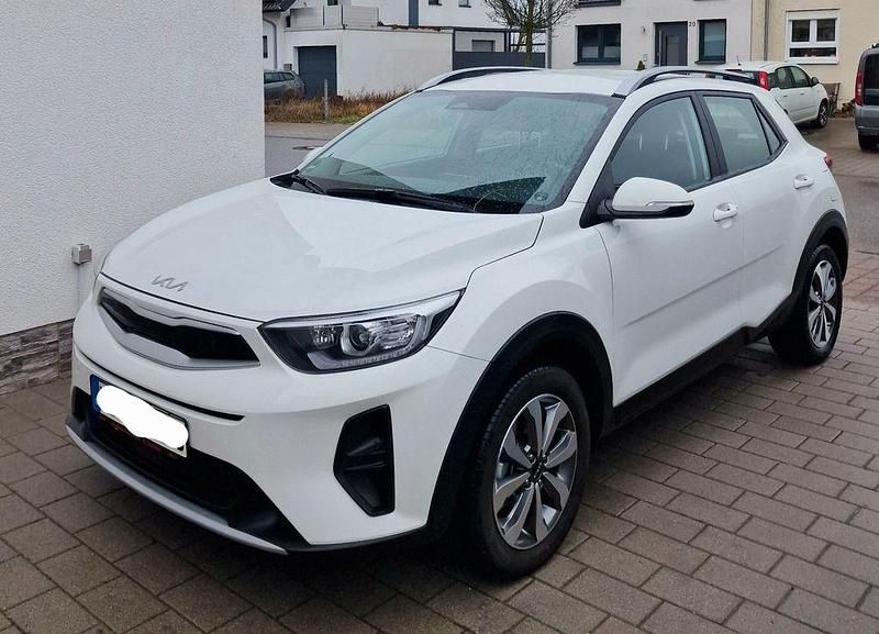 Gebraucht Kia Stonic Vision 84 PS (61 kW) 2024 Weiß SUV