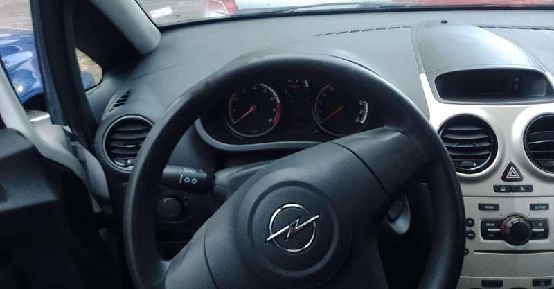 Weiß Gebraucht 2009 Opel Corsa Selection Kleinwagen | 2.650 € (Guter Preis) - Bild 1/4