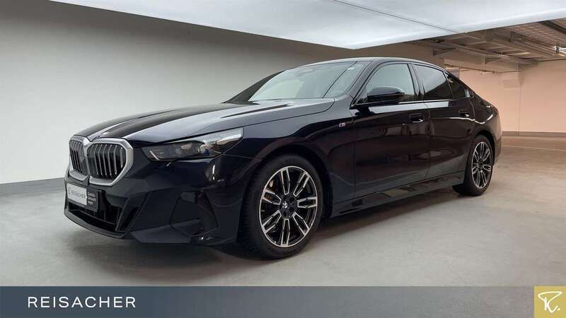 M carbonschwarz metallic Gebraucht 2024 BMW 520 Comfort Edition Limousine | 47.999 € (Fairer Preis) - Bild 1/4