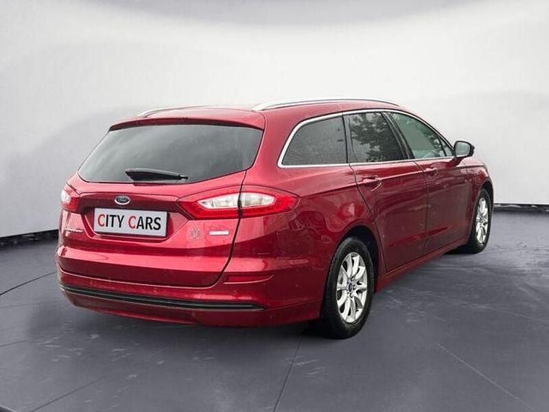 Gebraucht Ford Mondeo Trend 160 PS (117 kW) 2015 Rot Kombi