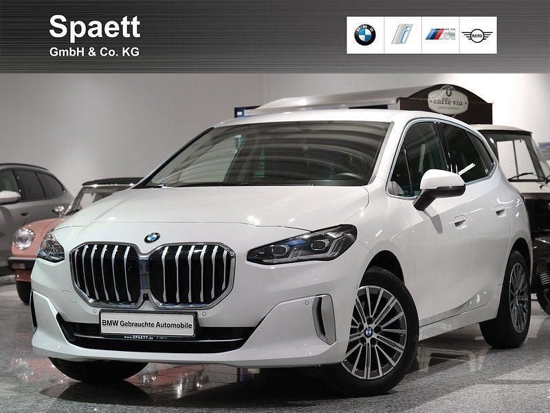Alpinweiß uni Gebraucht 2022 BMW 218 Active Tourer Sport Line Van / Kleinbus | 22.800 € (Guter Preis) - Bild 1/4