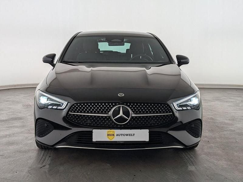 Gebraucht Mercedes CLA200 Progressive 150 PS (110 kW) 2023 Kosmosschwarz Limousine