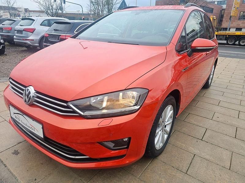 Orange Gebraucht 2016 VW Golf VII LOUNGE Limousine | 10.950 € (Guter Preis) - Bild 1/4