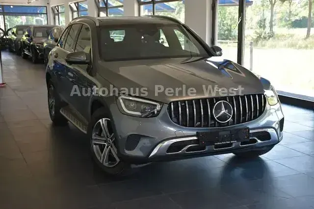 Gebraucht Mercedes GLC220 Exclusive 194 PS (142 kW) 2020 Grau SUV