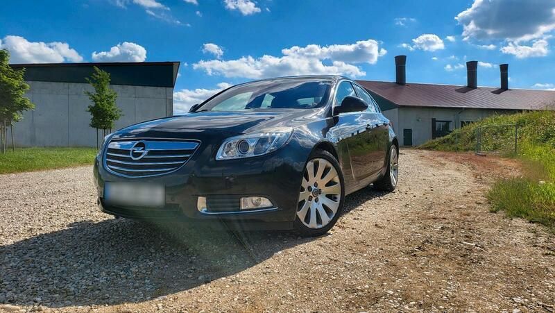 Schwarz Gebraucht 2010 Opel Insignia Limousine | 8.000 € (Teuer) - Bild 1/4