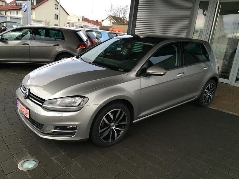 Beige Gebraucht 2013 VW Golf Comfortline Limousine | 7.300 € (Fairer Preis) - Bild 1/3