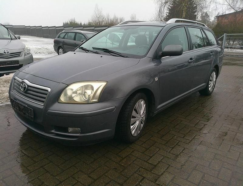 Gebraucht Toyota Avensis Sol 129 PS (94 kW) 2005 Grau Kombi