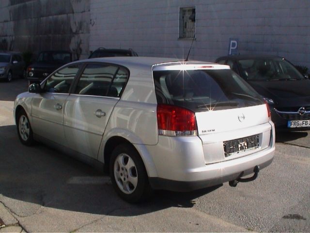 Gebraucht Opel Signum 125 PS (91 kW) 2004 Silber metallic Kleinwagen