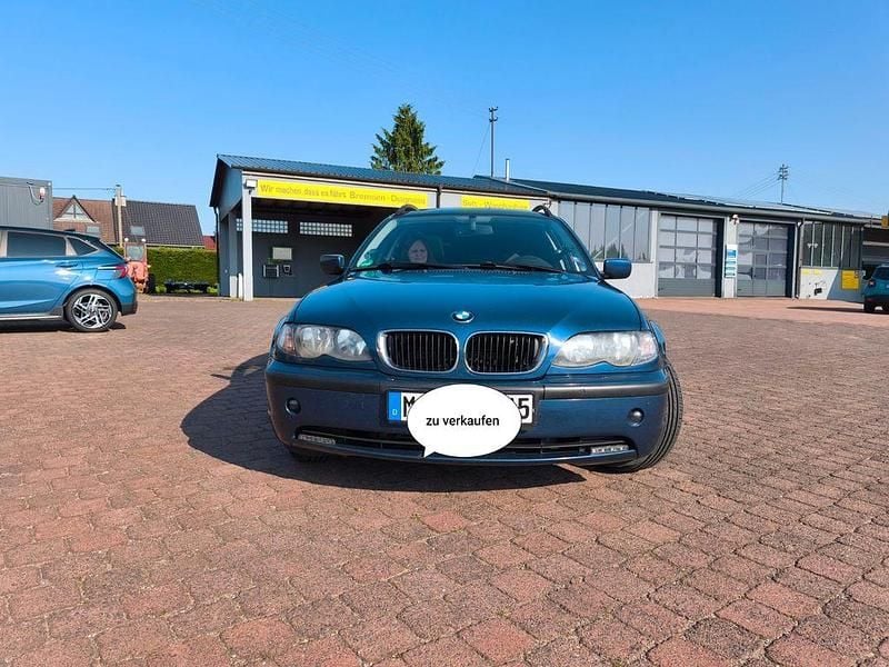 Blau Gebraucht 2005 BMW 320 Sport Line Kombi | 2.200 € (Etwas zu teuer) - Bild 1/4