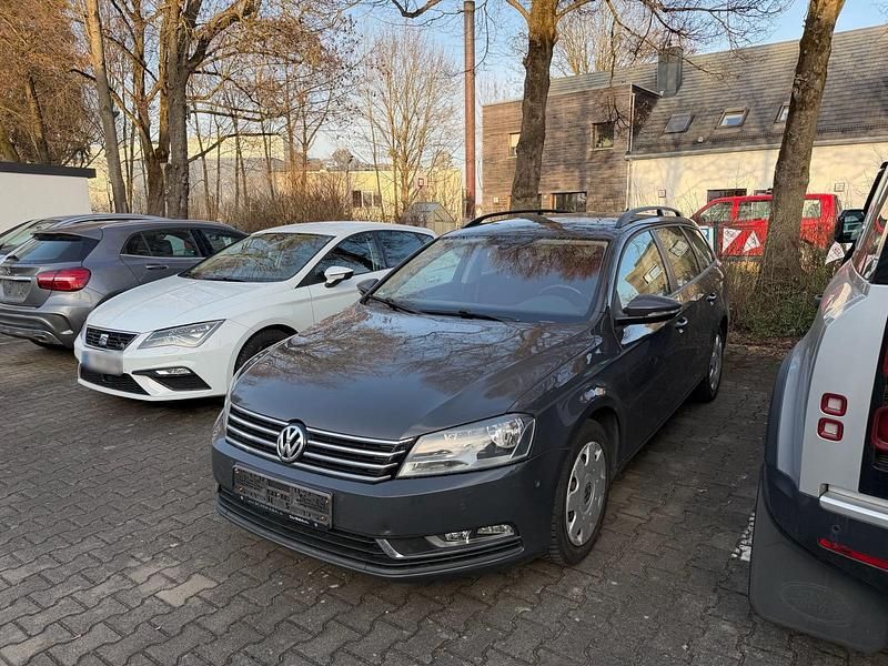 Gebraucht VW Passat 122 PS (89 kW) 2011 Grün Kombi