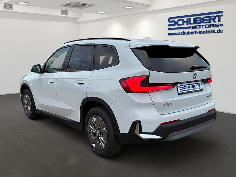 Nowe BMW iX1 150 kW (204 KM) 2025 Biały SUV